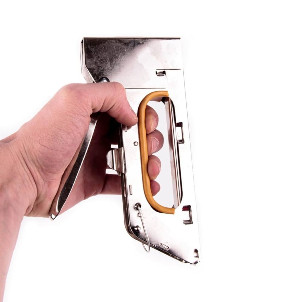 IMG_4399 Heftmakinë - Figura 1