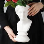 Vazo Dekorative në Formë Statuje - Figura 3