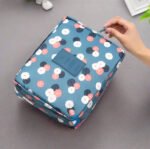 Neser Mini – Çantë e Vogël me Dizajn Lulesh