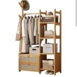 Organizues garderobe me rafte dhe varëse
